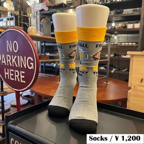 TOPANGA SOCKS Men's football and beer socks, perfect for footwear and small gifts.