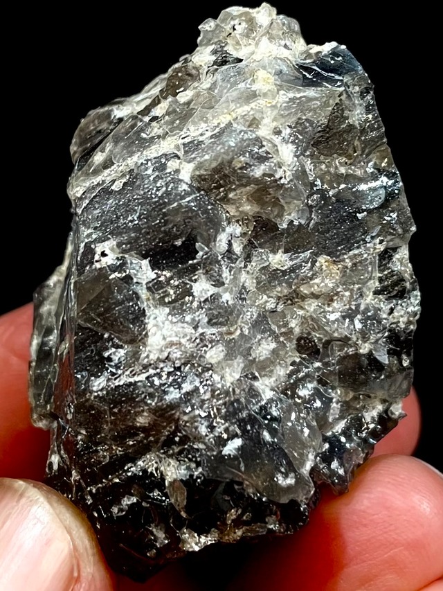 5) 内観の黒曜石「奥尻島オブシディアン」真珠岩