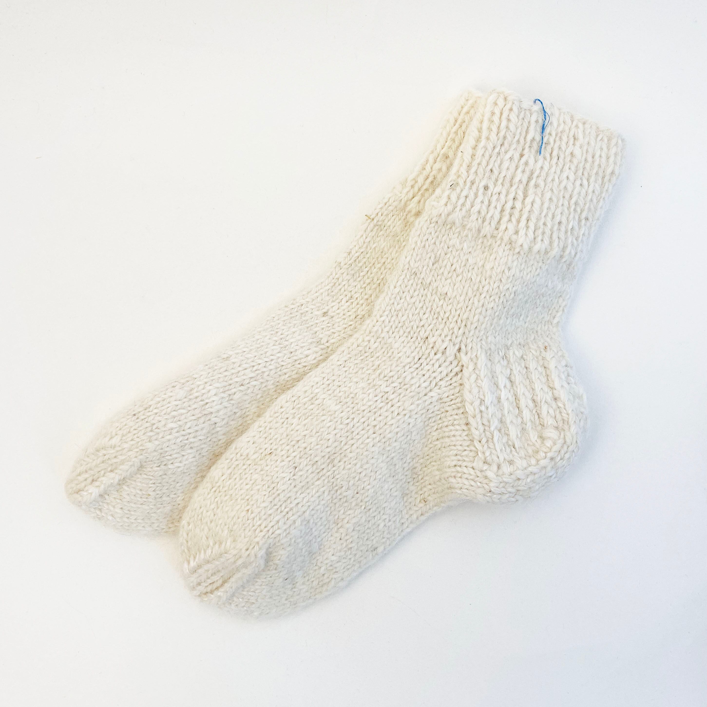 ロシアの手編みウールの靴下（白）