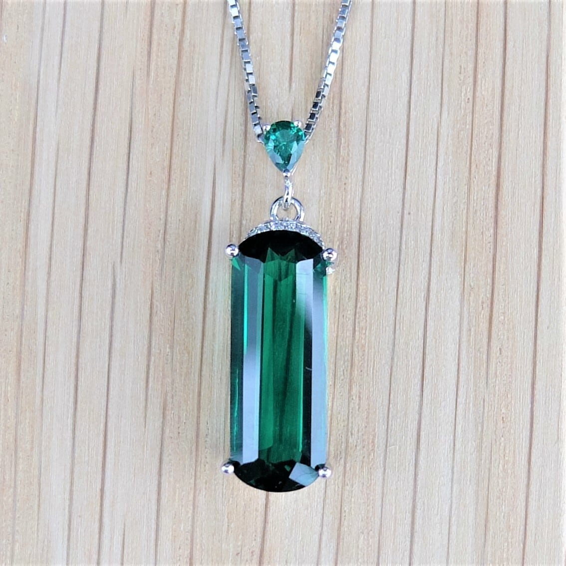 N-30 天然エメラルドネックレス 4.4ct | SCORD (エスコード)