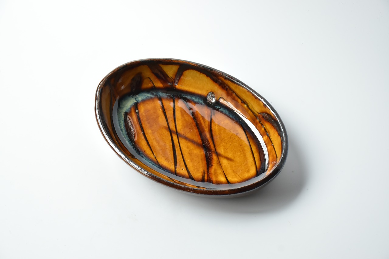 小代焼ふもと窯 / 井上尚之 : 楕円皿 (中) スリップウェア ②