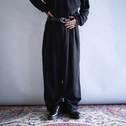 2-tuck tapered silhouette black wide wool slacks