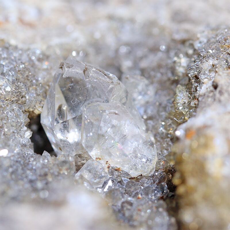 K2213-16〕約7mm キャッツアイクンツァイト スポジュメン Kunzite