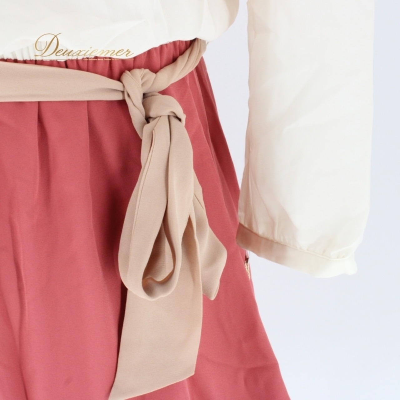 パーティドレス ワンピース LD prime エルディープライム カラオケ フォーマル 演奏会 発表会 二次会 白 ホワイト系 ベージュ系 レッド系 スタイルアップ 伸縮性 ドレス 女性用 結婚式 お呼ばれ 週末デート 丸首 長袖 かわいい 洗練された オシャレ シンプル カジュアル 特別な日 クラシック スリム フェミニン 軽やか 柔らかい