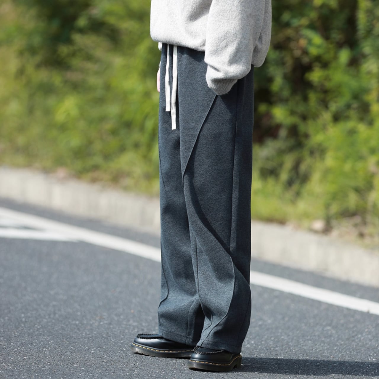 ダイアゴナルラインドローストリングストレートレッグワイドパンツ A01868