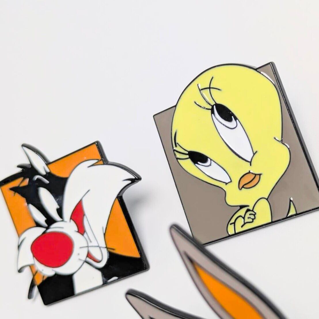 ♧送料無料！ ☆ピンズ PINS☆ピンバッジ 【 Looney Tunes（ ルーニー