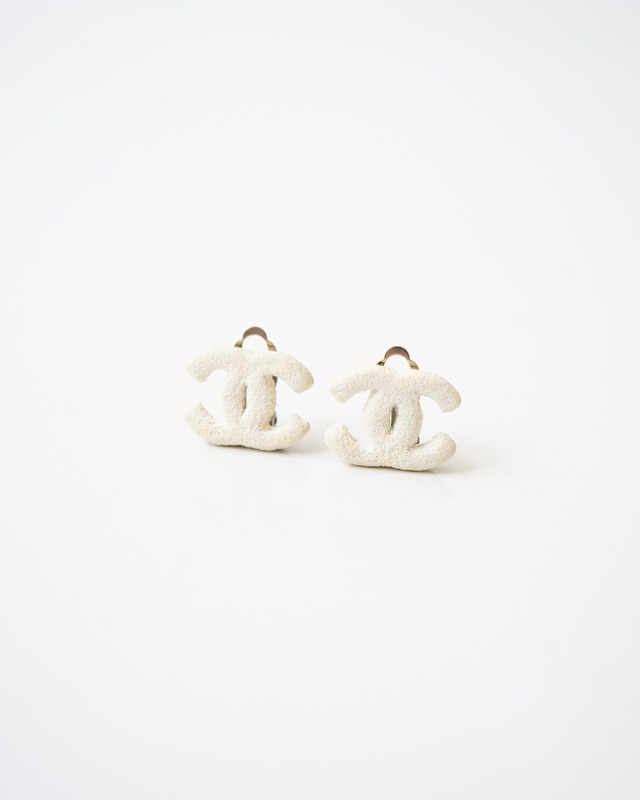 〈CHANEL〉CC mark earrings Made in 2003