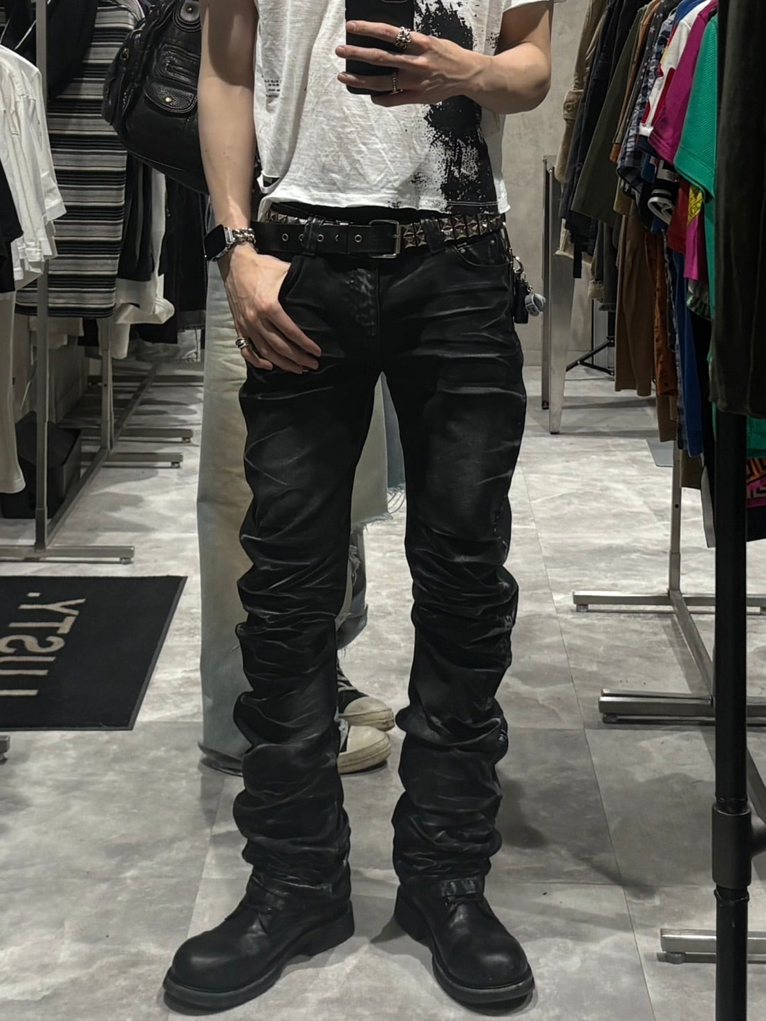 最終値下げ！RADIANT LECYTO ブラック デニム パンツ 即納】RADIANT / LECYTO shadow washed curved denim pants | 韓国