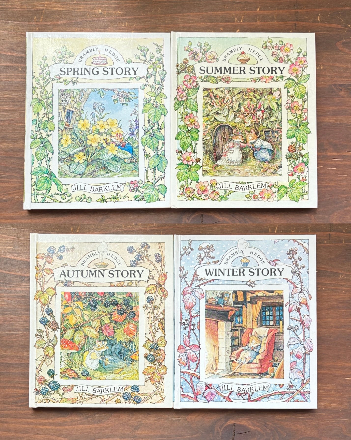 BRAMBLY 　HEDGE (のばらの村のものがたり））