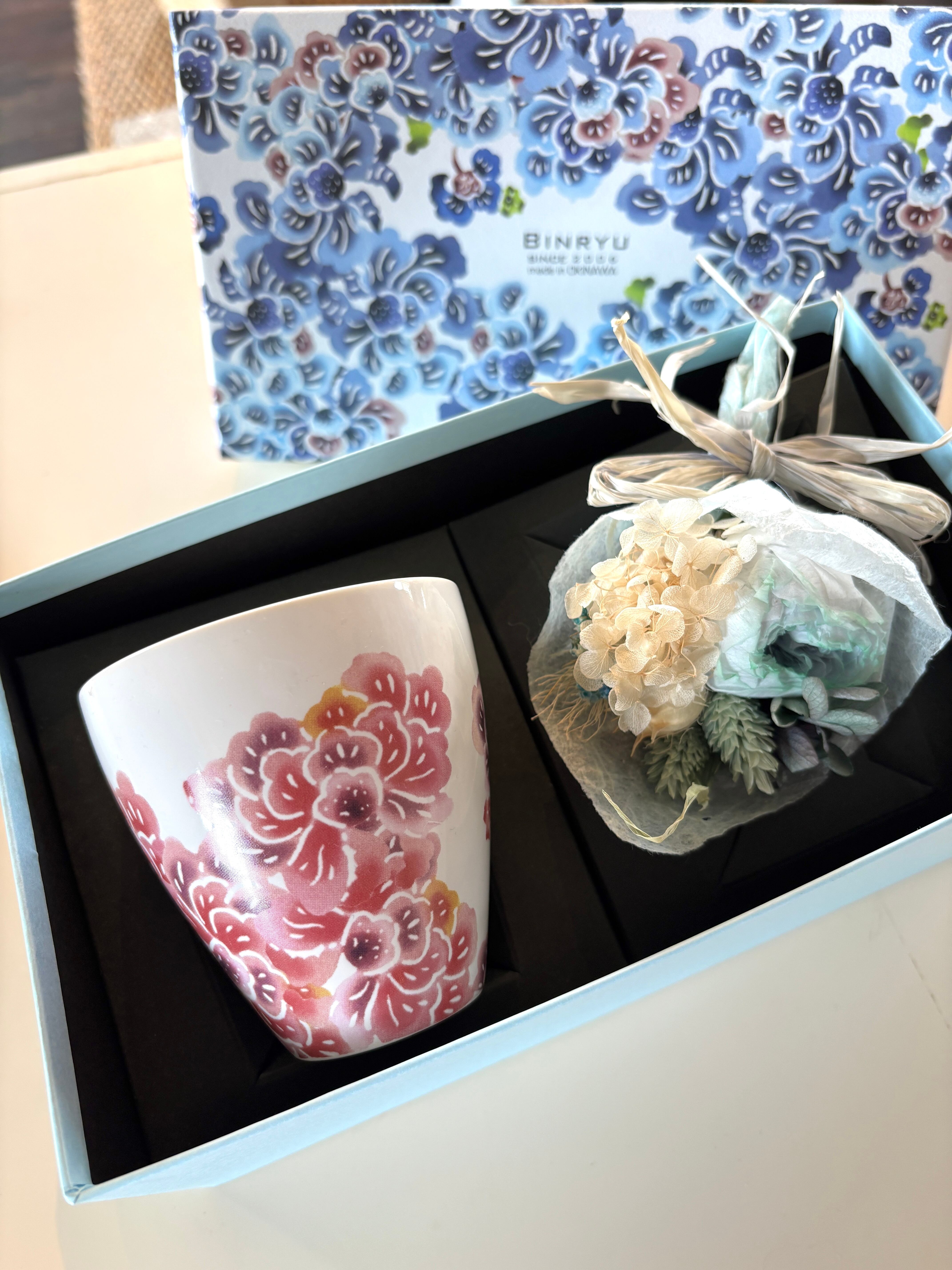 湯のみ& ブリザーブドフラワーギフトBOX