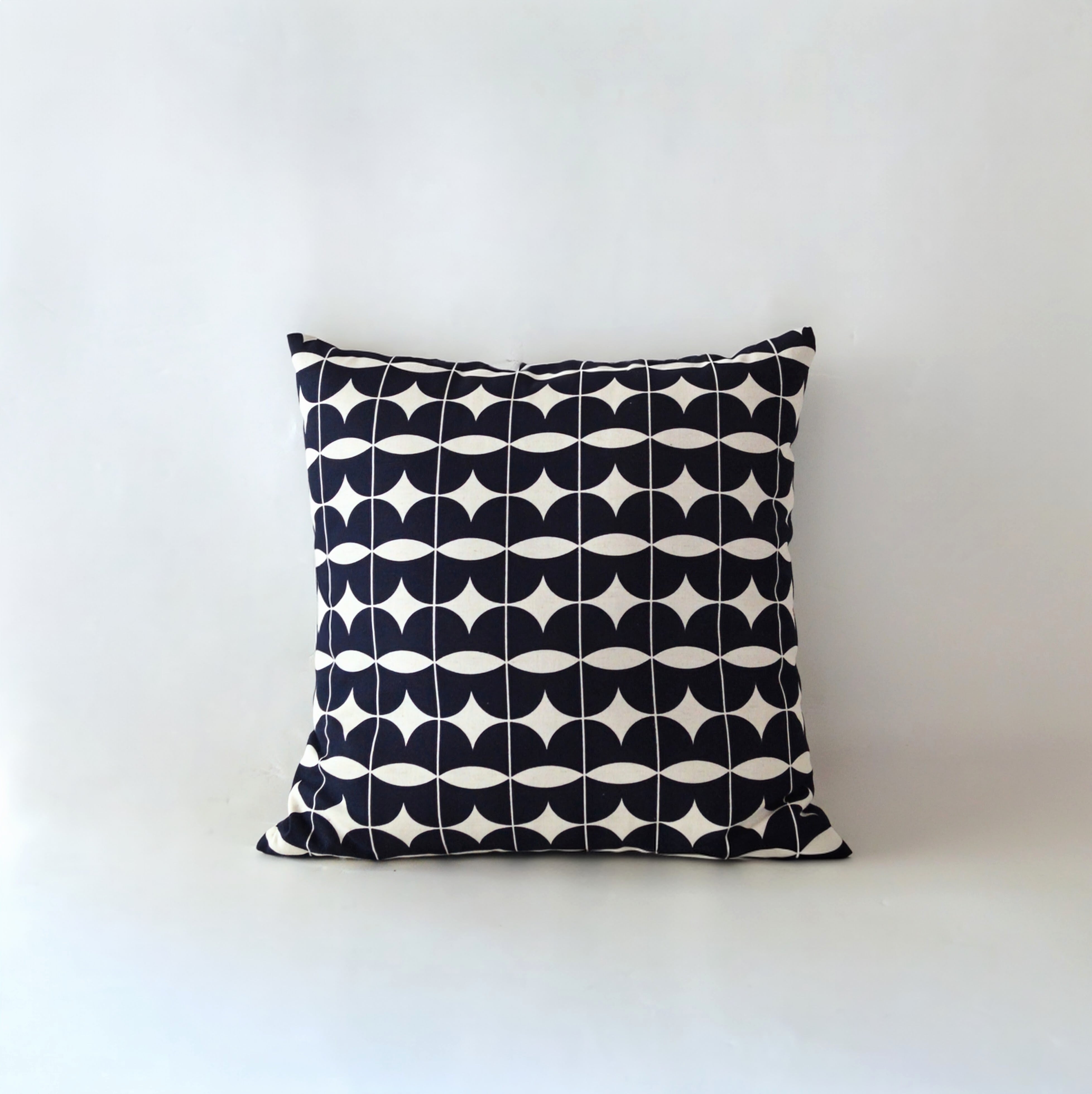 【NEW】fujie textile / Hand screen print cushion ラウンド