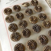 19世紀 France 幾何学の金薔薇と黒ガラスボタンセット 6p