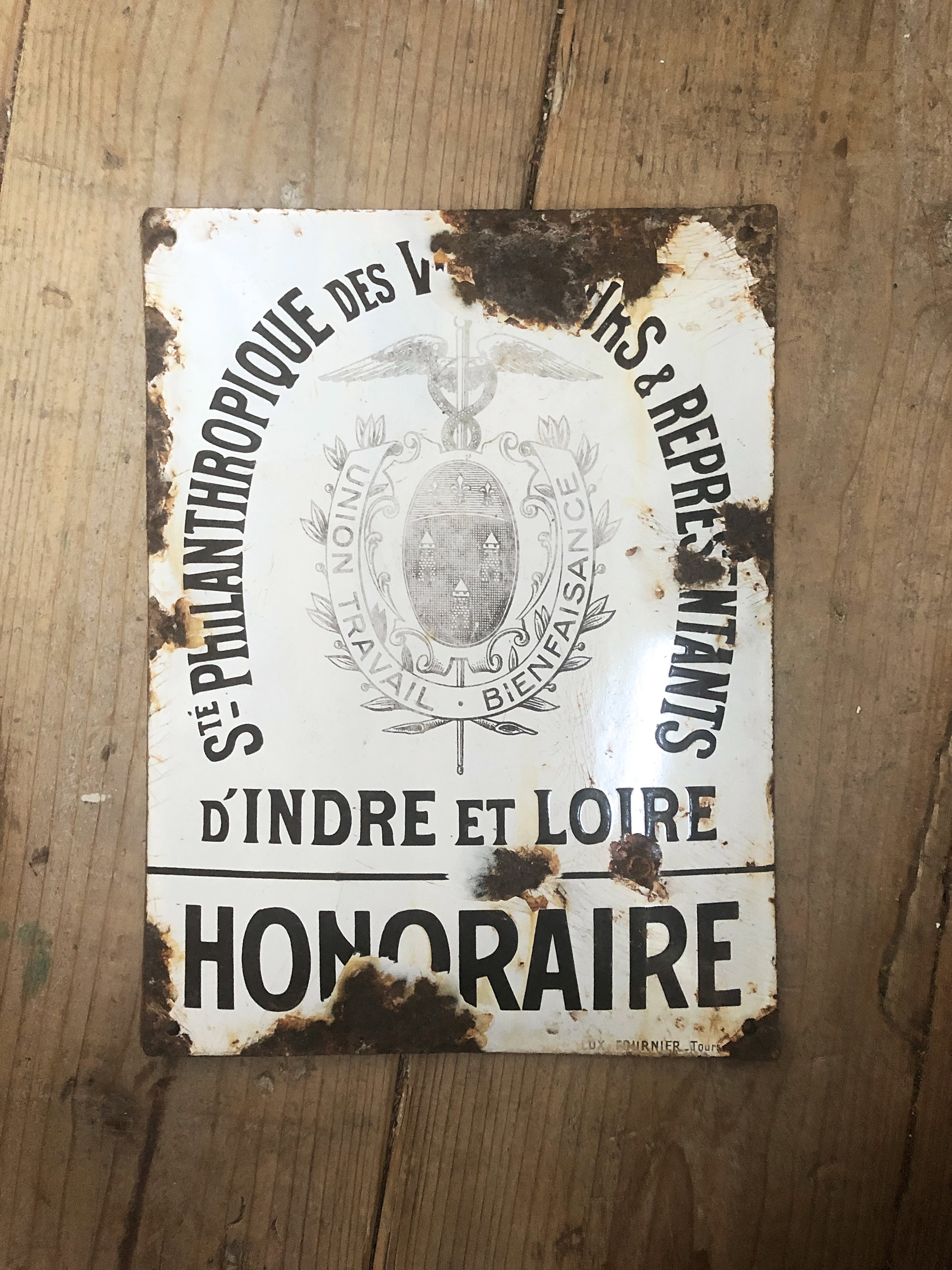 mo mo フランスアンティーク 紋章入りホーローのストリートプレート フランスアンティーク 白のホーロープレート | Brocante de La Cocotte