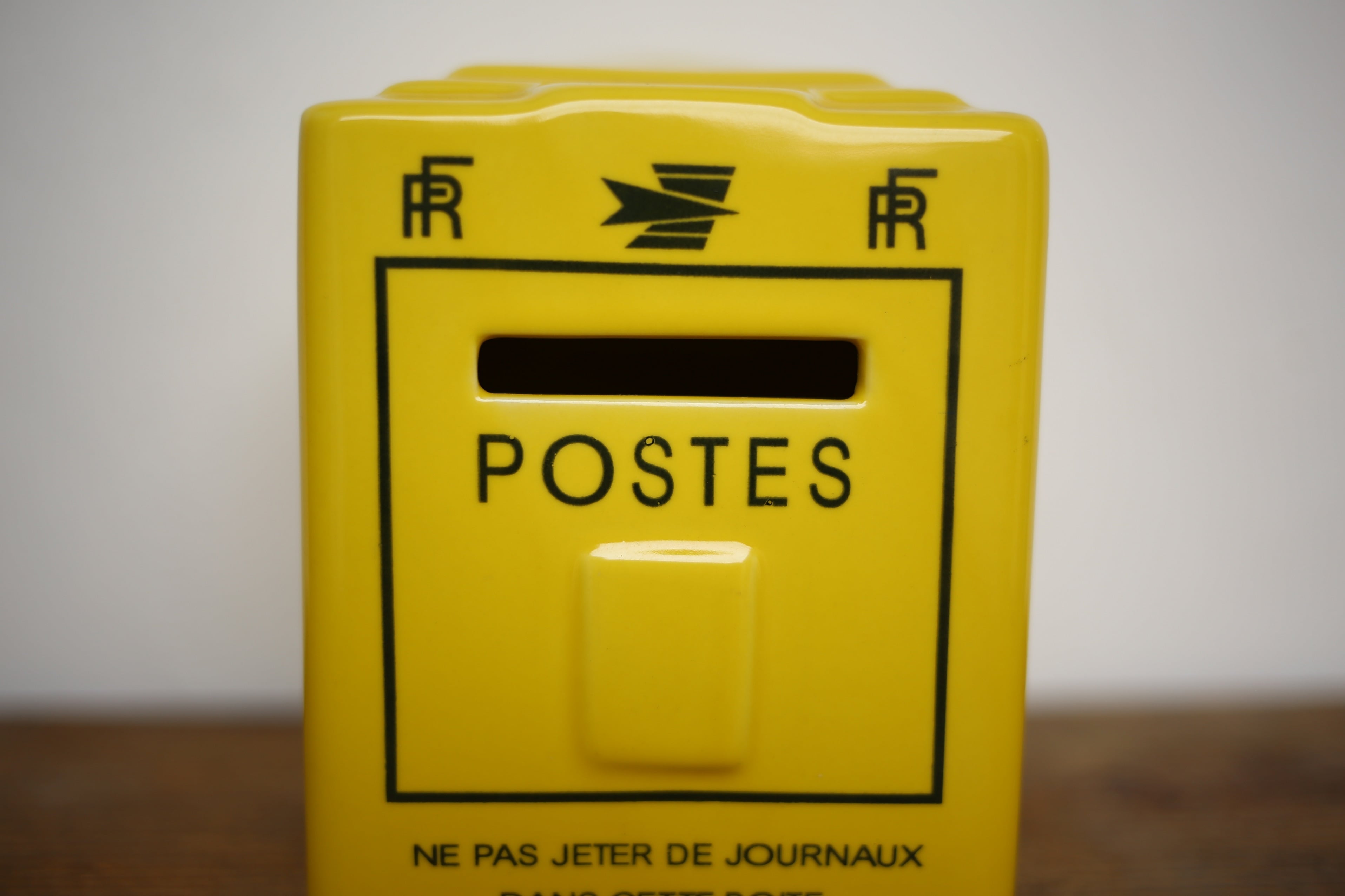 フランス 郵便局 LA POSTE 陶器製 貯金箱 | EMUPARIS