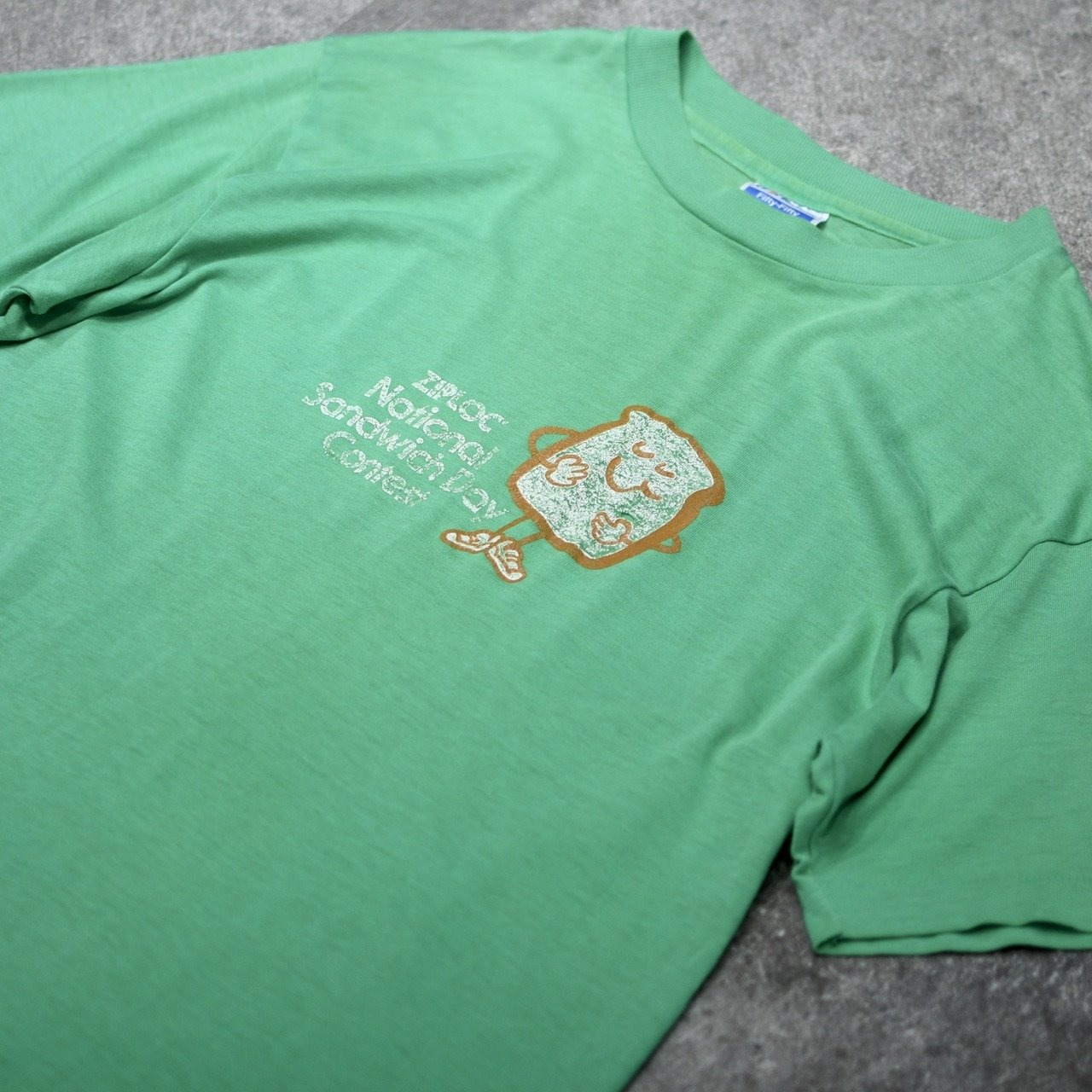 80's~ ziploc print tee