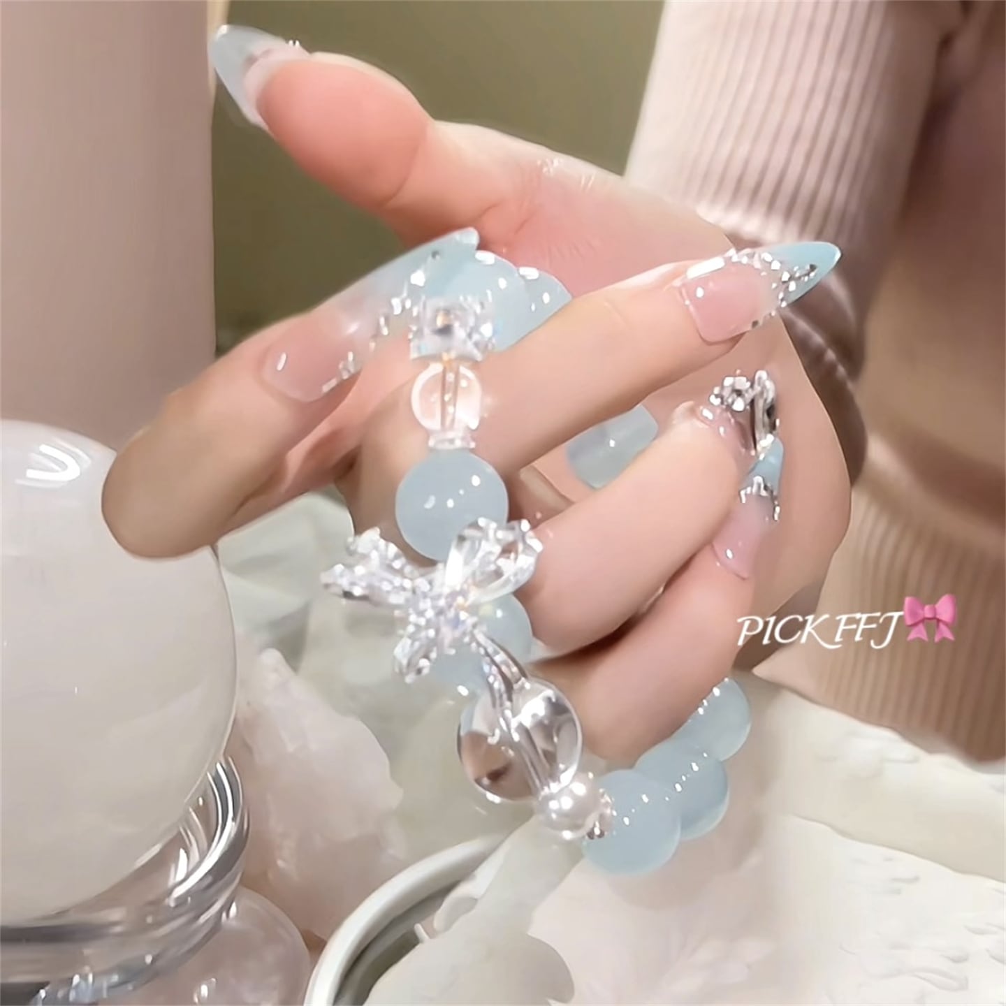 蒼い森に降りた一羽の氷蝶 - 再生の光ブレスレット❤︎B213