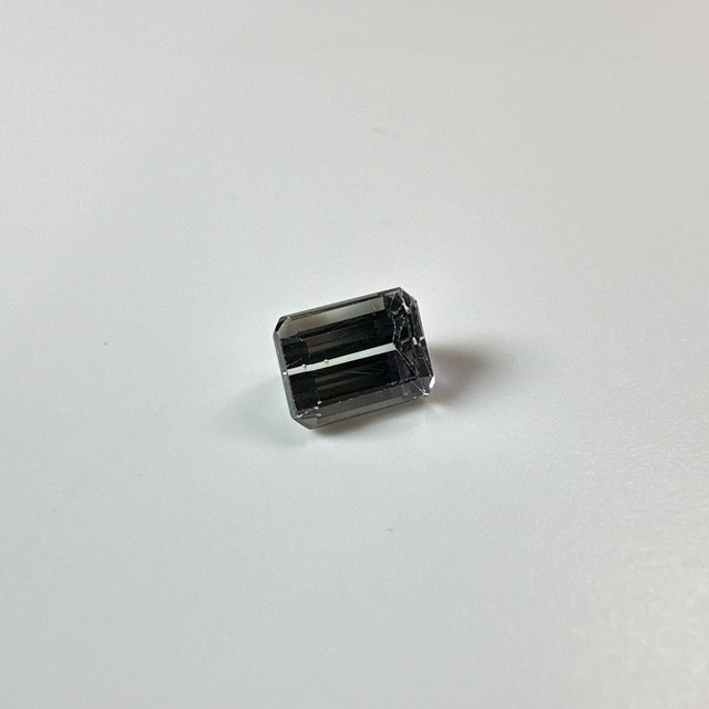 ⁂天然⁂　◇バイカラーゾイサイト◇　非加熱　0.90ct