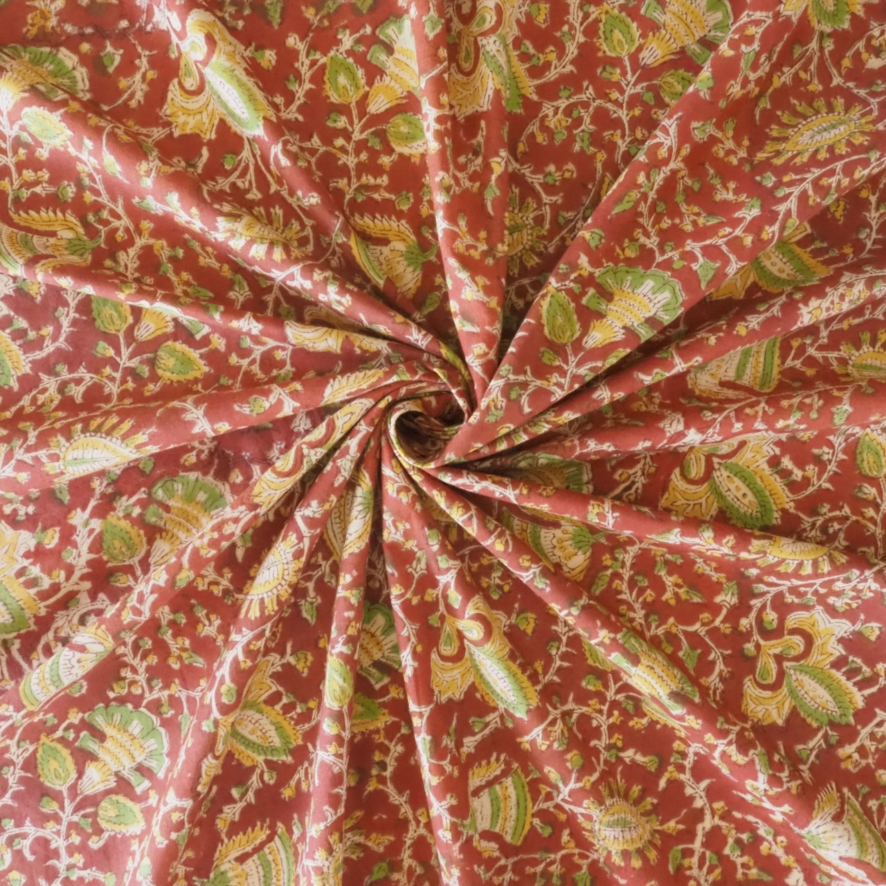 ブロックプリント生地【50cm単位】インド綿 花柄 赤茶×黄色×黄緑×クリーム色 #40181-BR3