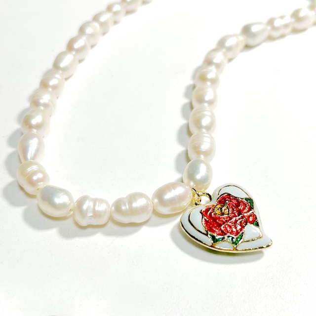 N1005 -  Romantic Heart necklace - Pearl