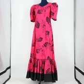 【フラダンス衣装】ピンク T&L MUUMUU FACTORY ワンピース ドレス モンステラ柄 花柄 黒 ブラック 鮮やか 華やか かわいい