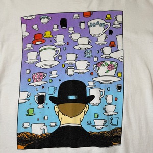 90's Rene Magritte "Artwork Parody" Printed T-Shirt USA GILDAN ART 90年代 ルネ・マグリット パロディ プリント Tシャツ アメリカ ギルダン ヴィンテージ ビンテージ Cup カップ アート TT2026-0009