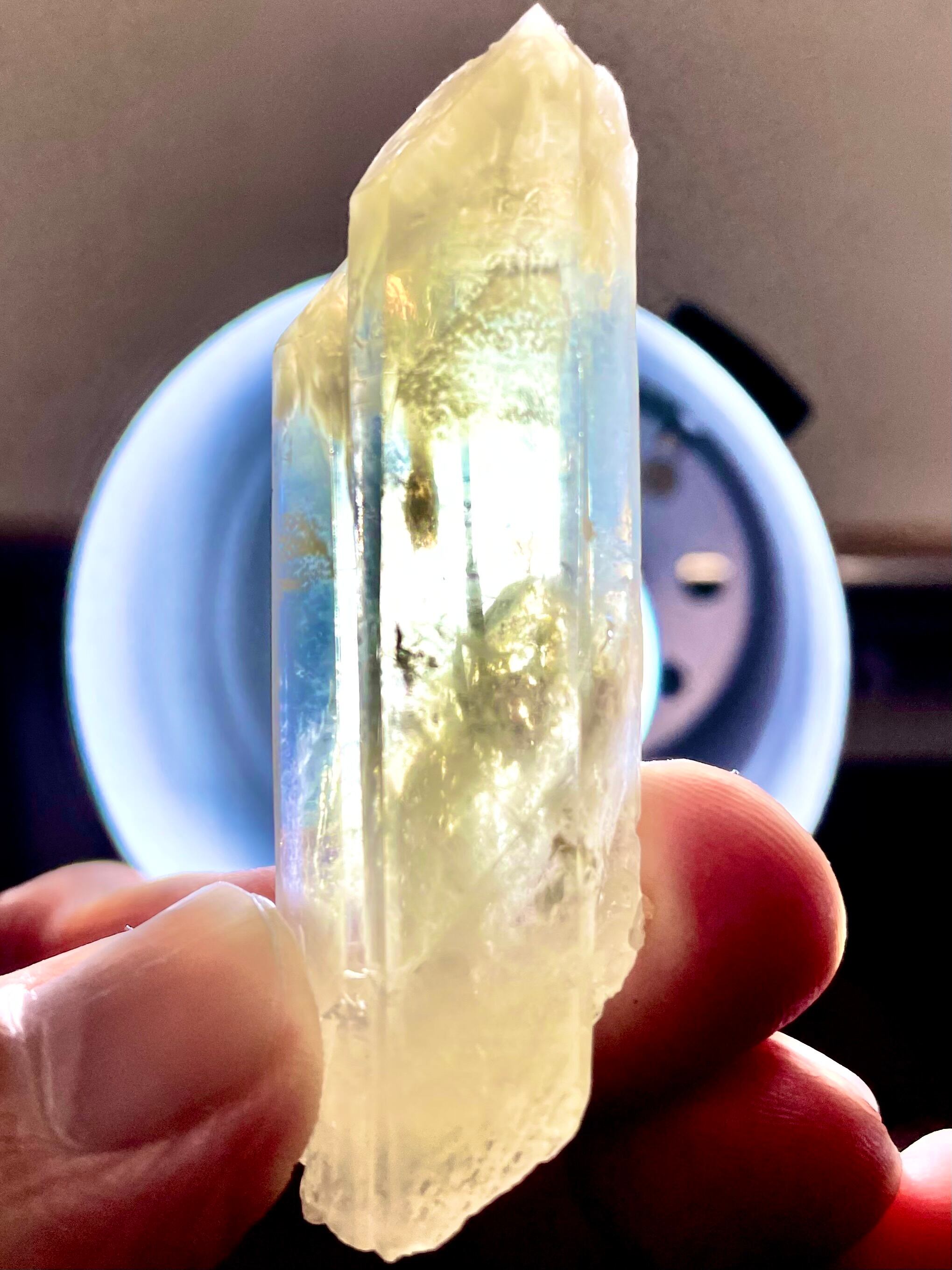 3) 太陽のエナジー「2012クリスタル」天然シトリン(中型)