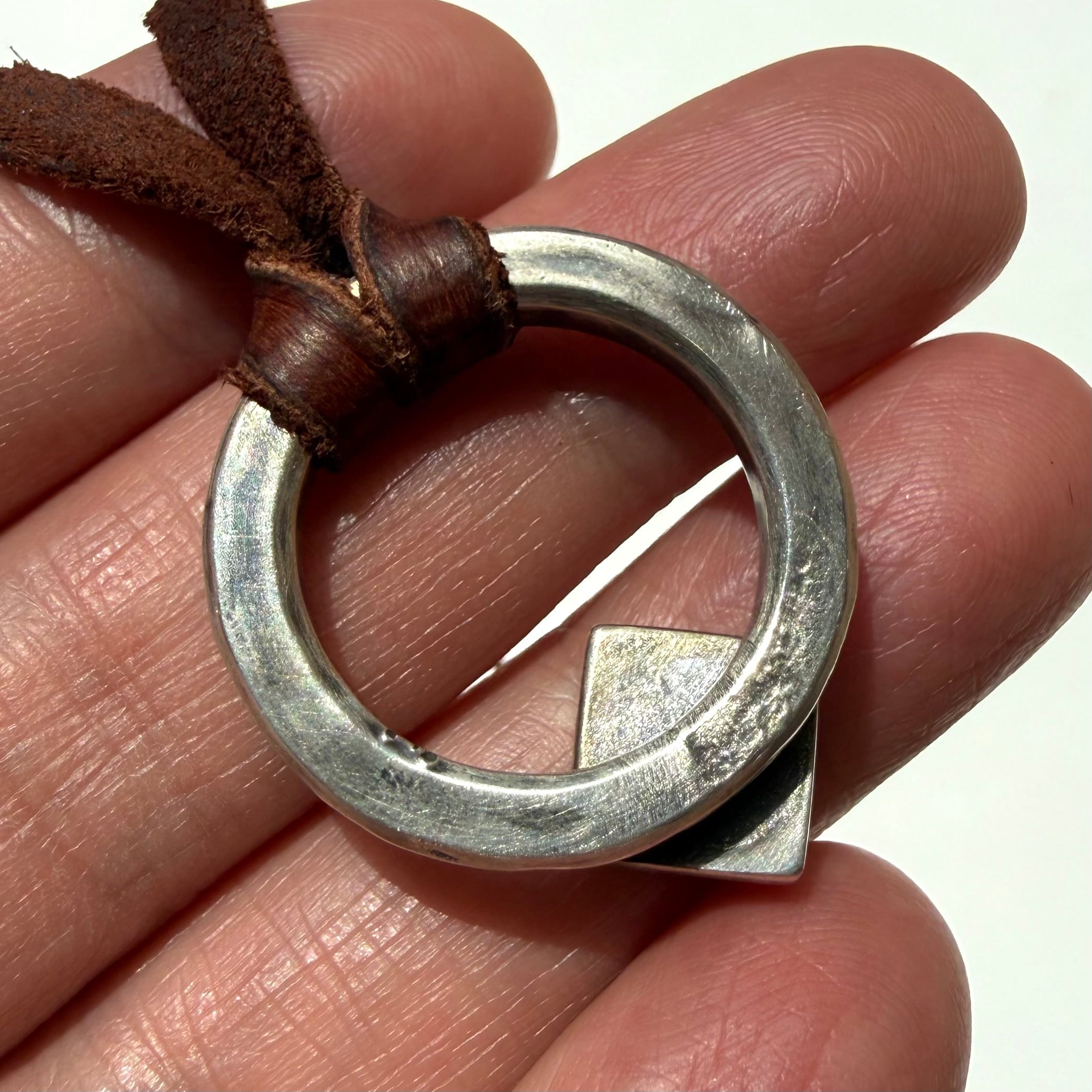 Jesse Robbins” Coin Silver Traveler Pendant インディアンジュエリー
