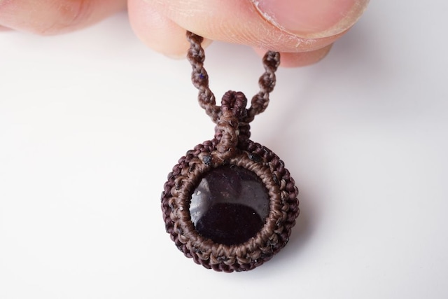 4条スター☆スターガーネットのマクラメネックレス【紐色チェンジ可】