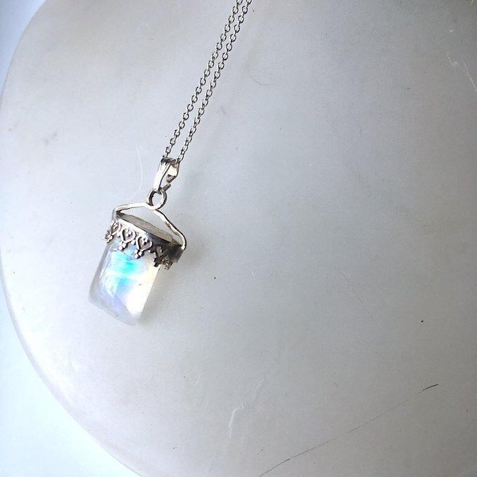【一点物】✦6月の誕生石✦月と虹の柱✦⋆.·SV925✦レインボームーンストーンネックレス⋆.·✦no108