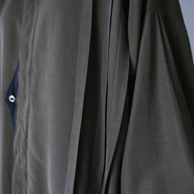 pleats and fry-front minimal design over silhouette shirt