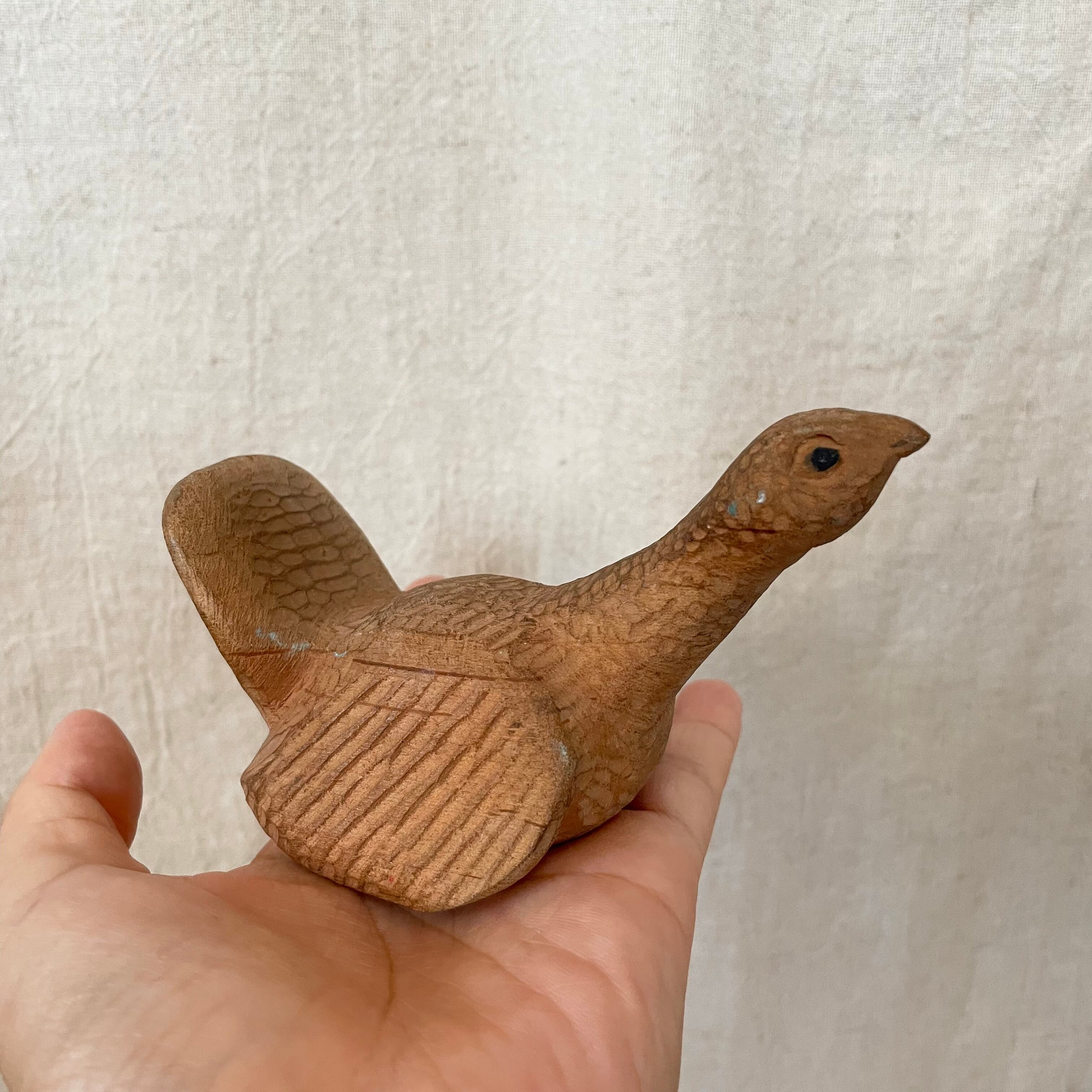 木彫りのとり