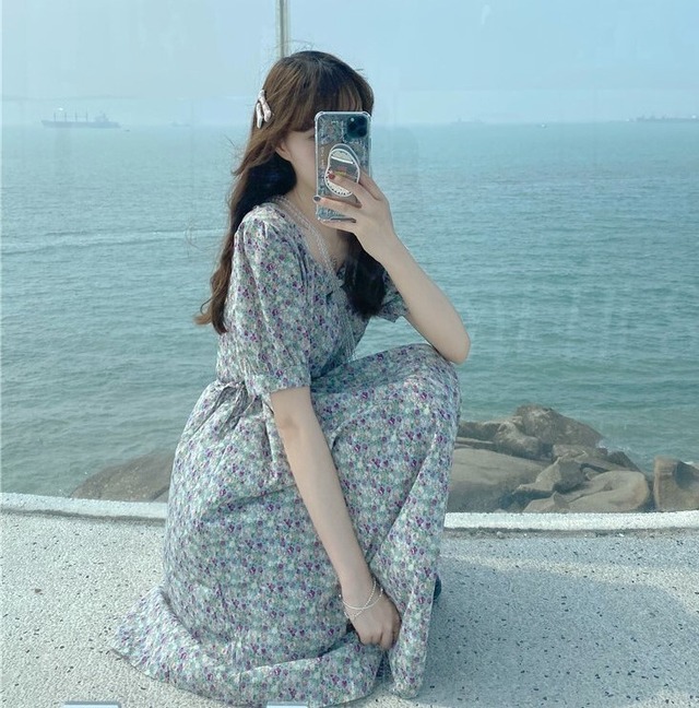 2色 ワンピース 半袖 春夏 かわいい ロング シャツワンピース ひざ丈 五分袖 パフスリーブ スクエアネック 襟なし フレア 細身 Aライン ウエストマーク ハイウエスト 色展開 ブルー オレンジ ワンサイズ ゆったり かわいい 大人可愛い シンプル カジュアル 大人 おしゃれ リラックス 小花柄 コーデ スタイル 楽ちん モテ 体型カバー 脚長 普段使い トレンド こなれ感 ラフ ラブリー キュート ガーリー エレガント 主役級 存在感 OL 学生 デート お出かけ 女子会 イベント リゾート 旅行