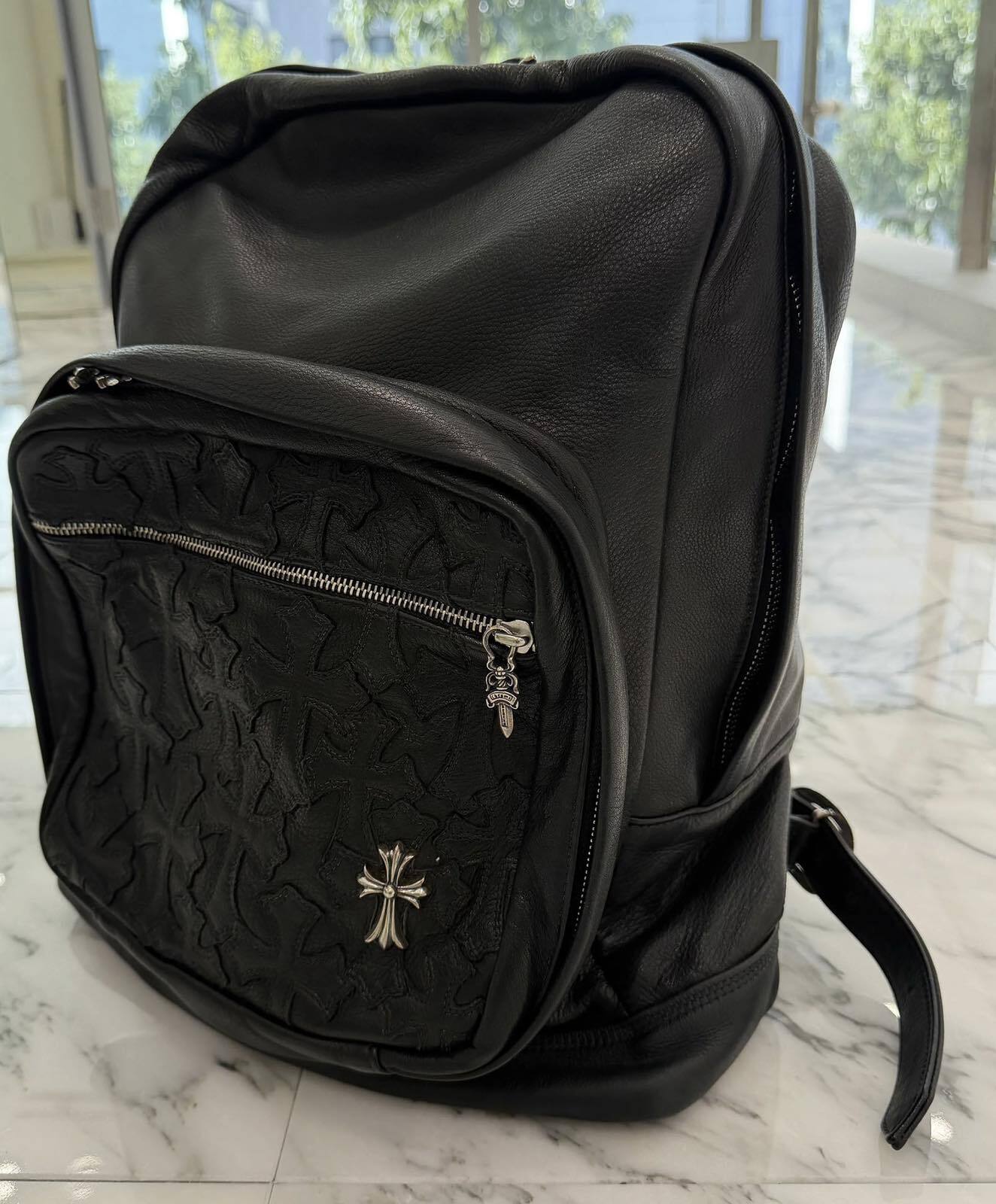 CHROME HEARTS クロムハーツ 7th Grade Cemetery セブンスグレード セメタリー レザークロスパッチ ラージ バックパック リュックサック ダガージップ シルバークロス カーフレザー シルバー925 ブラック