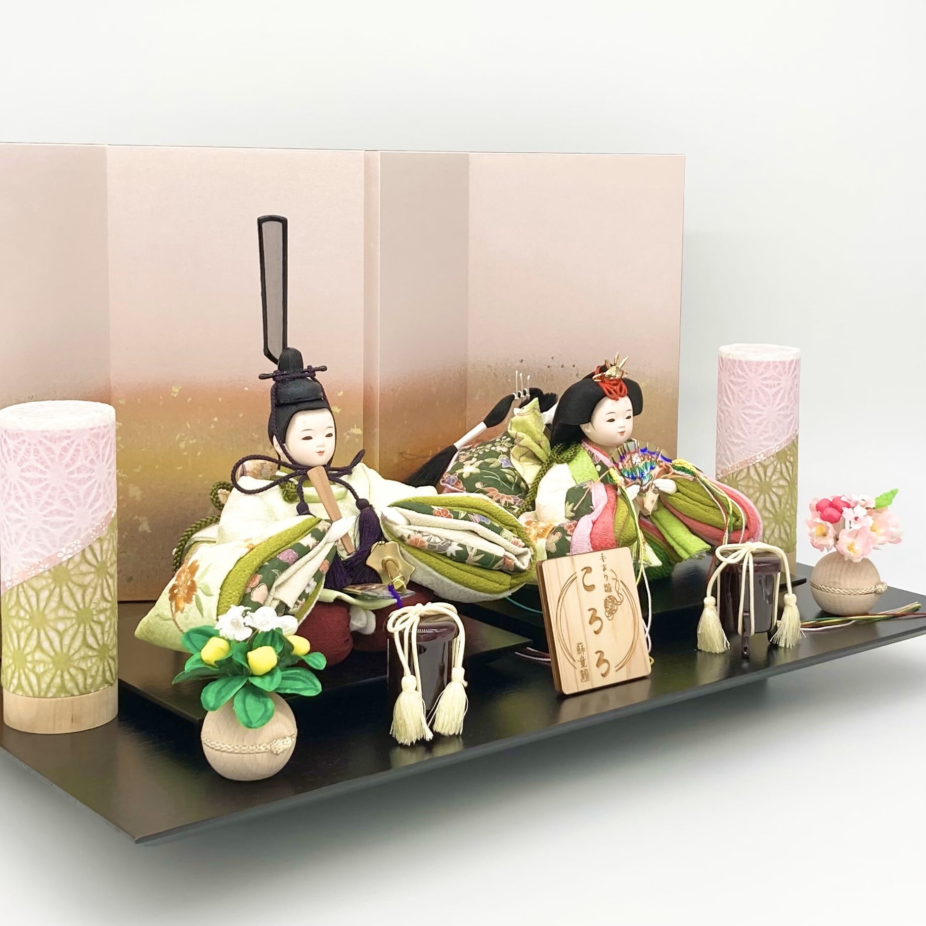 手まり雛 ころろ』抹茶あんみつ＆桜もち 二人飾り（税込価格