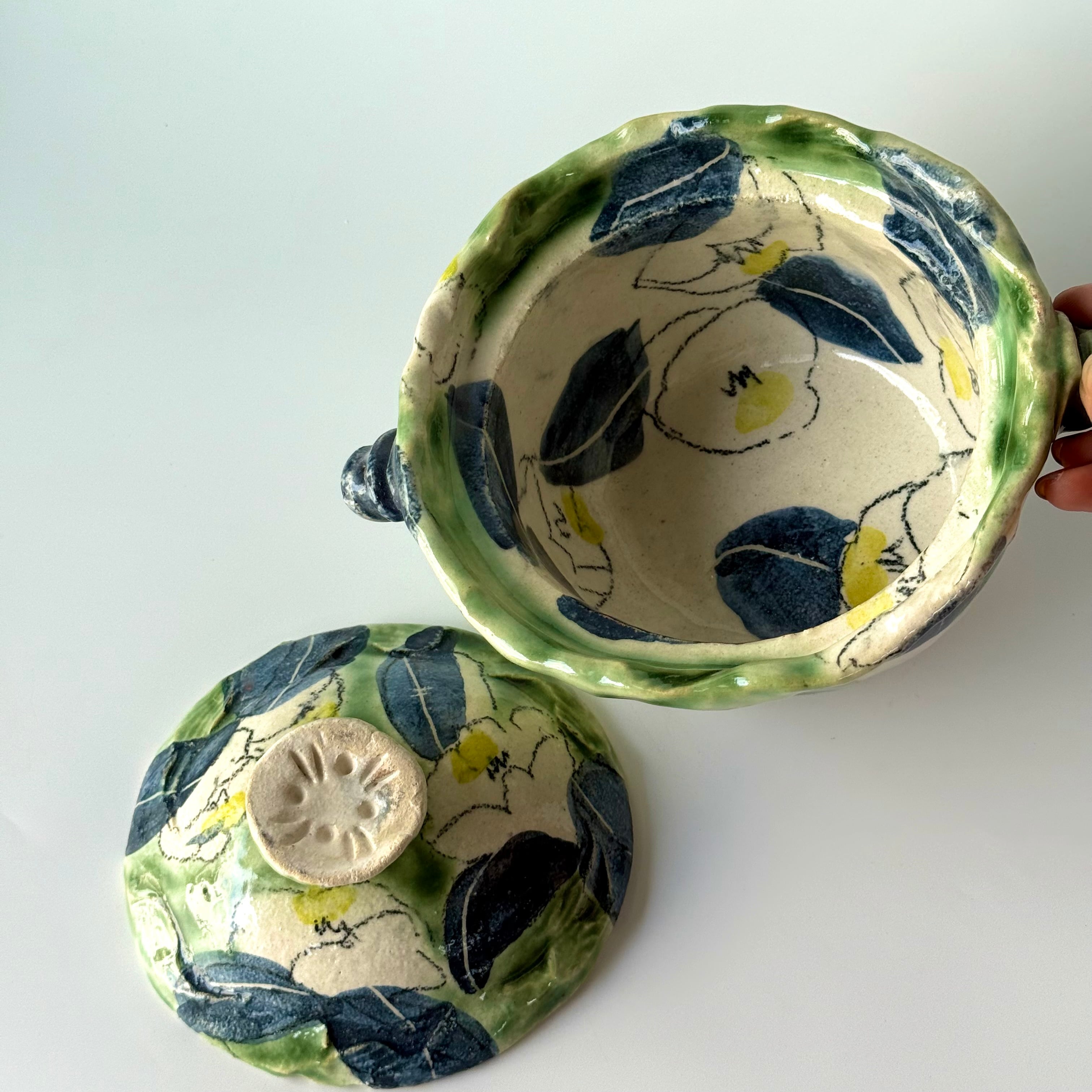 伊集院真理子 土鍋 1合サイズ 白椿 | Lotus roots(ロータスルーツ