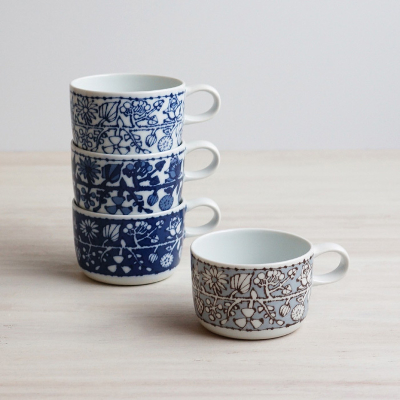 波佐見焼　フラワーパレード　マグカップ（青・白・グレー）