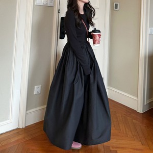 voluminous flared long sleeve one-piece　J00235