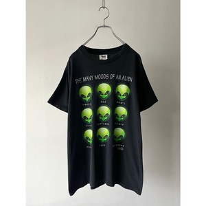 90's alien print T-shirt