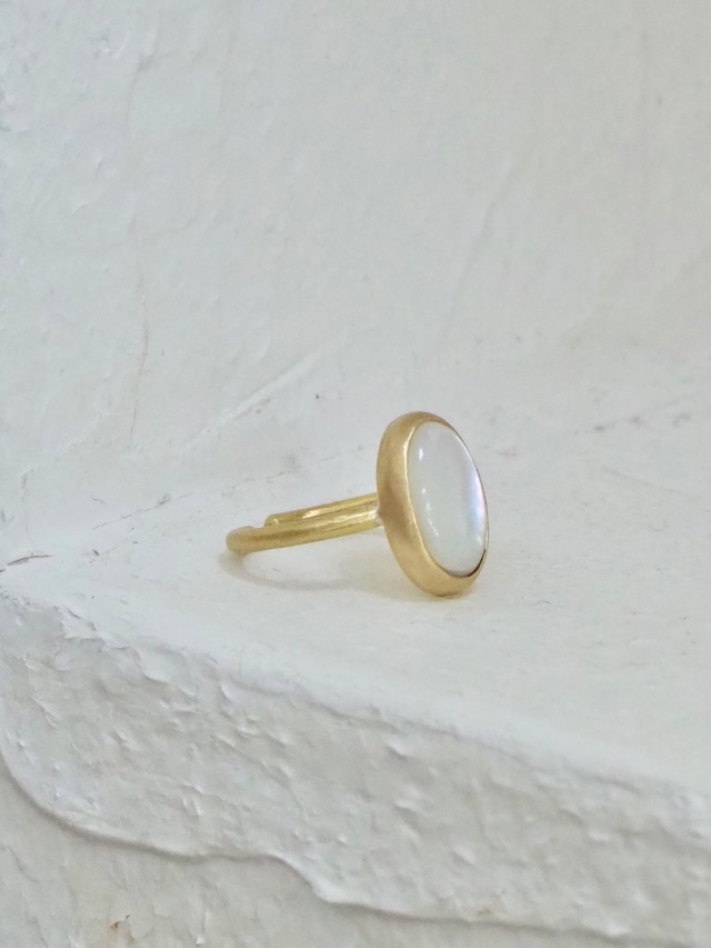 STONE RING / White Shell