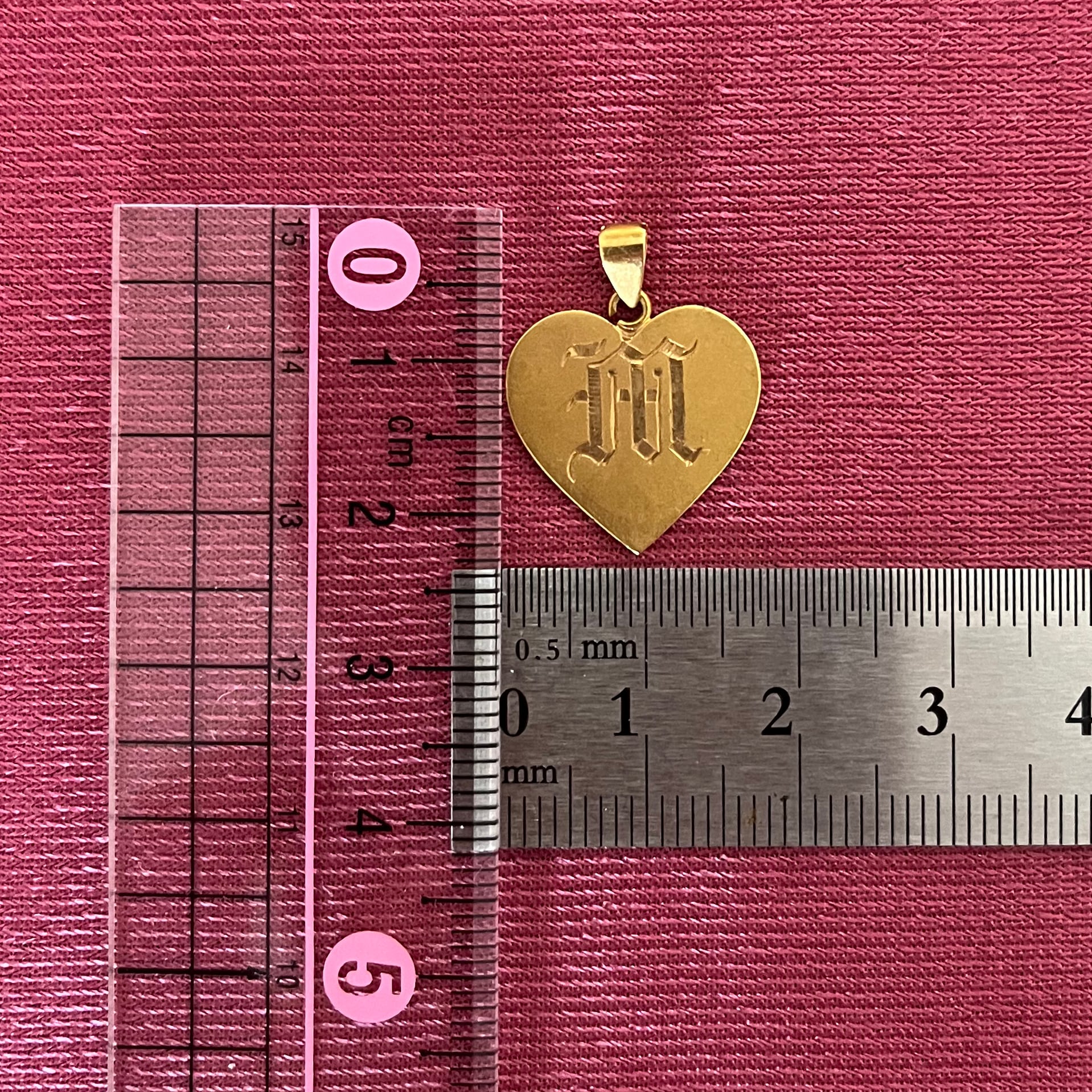 【vintage】翡翠　手彫り　中国刻印　金具　ペンダントトップ 銀の鈴 ペンダントトップ 花の刻印模様 | シルバーアクセサリー