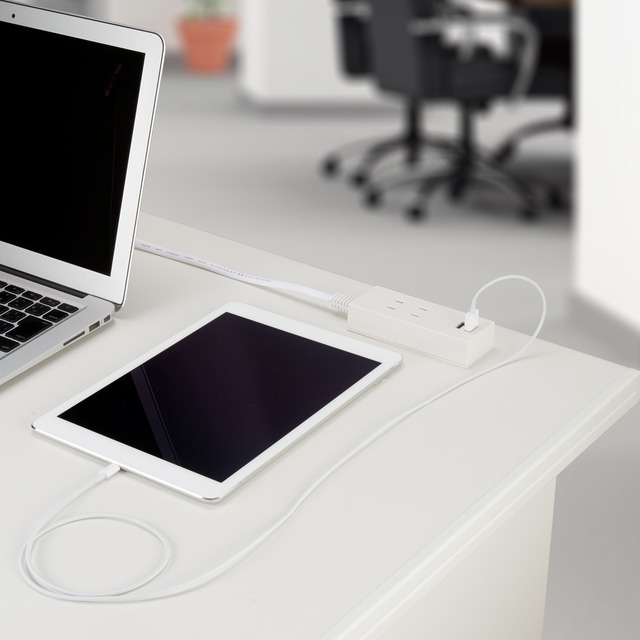 YAZAWA(ヤザワ)　2AC2USB2.1A1.5mホワイト　Y024015WH2U