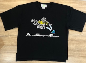 Free bee ( 自由なハチ )  スリット入りTシャツ  ディープブラック