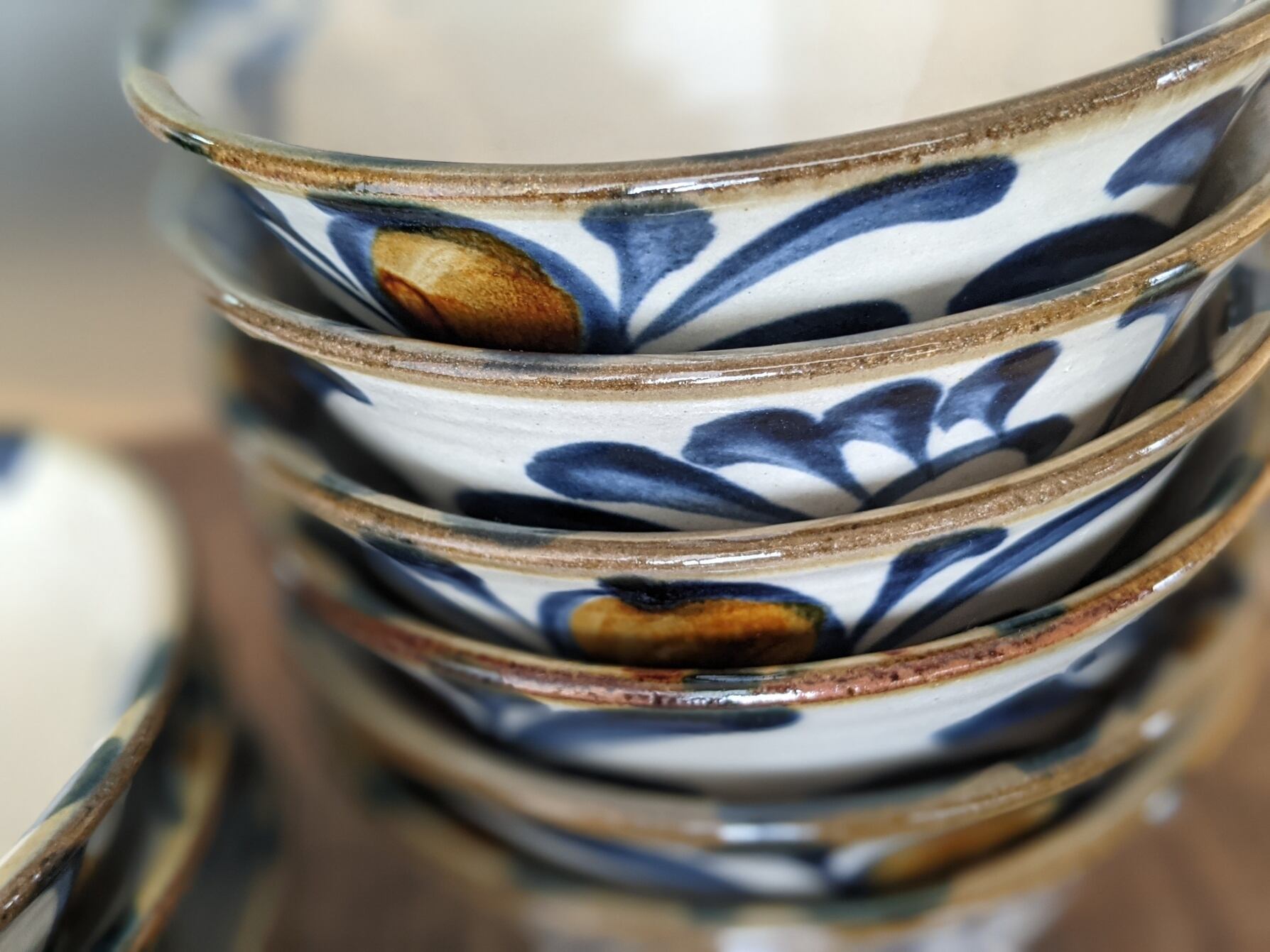 やちむん マカイ4寸（ゴス唐草） | 陶眞窯 | inoya | Basic Life Store