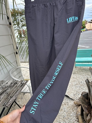 LIFEis 9th anniversary ナイロンセットアップパンツ ￥11,000(12,100)