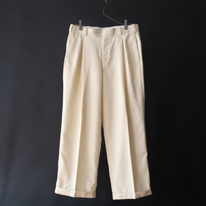 good silhouette ivory color tuck slacks