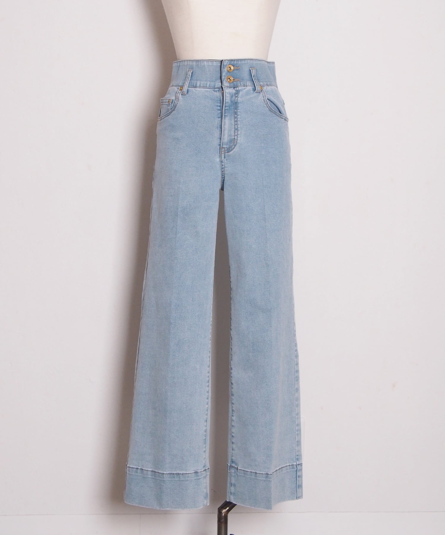 ストレッチデニムパンツ A/ライトブルー | troisiemechaco