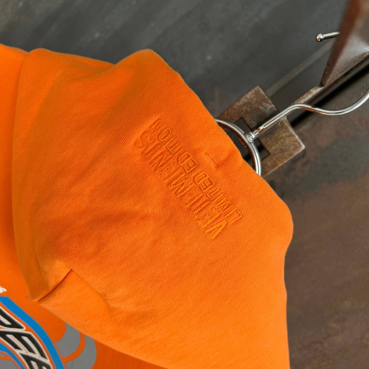 【VETEMENTS】SHI-SPEED HOODIENEON ORANGE - 3