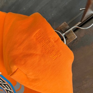 【VETEMENTS】SHI-SPEED HOODIENEON ORANGE
