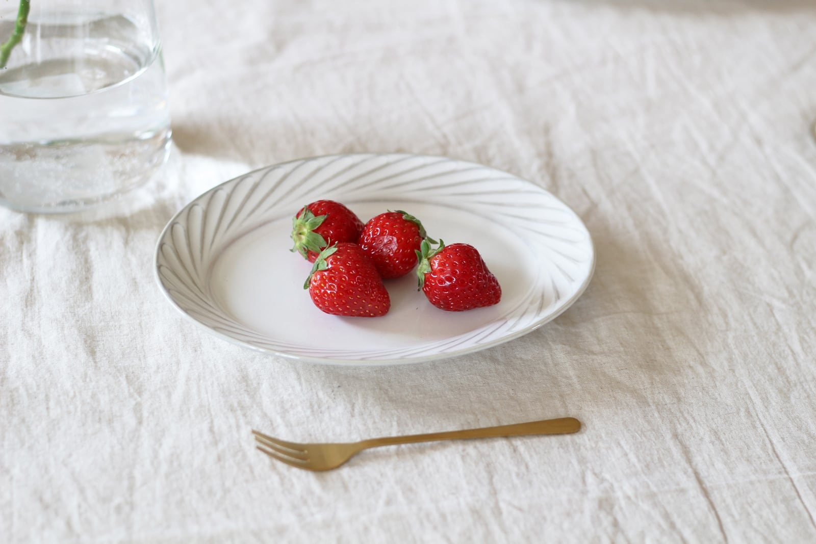 Rondo 19㎝ オーバル皿【しのぎクリーム】