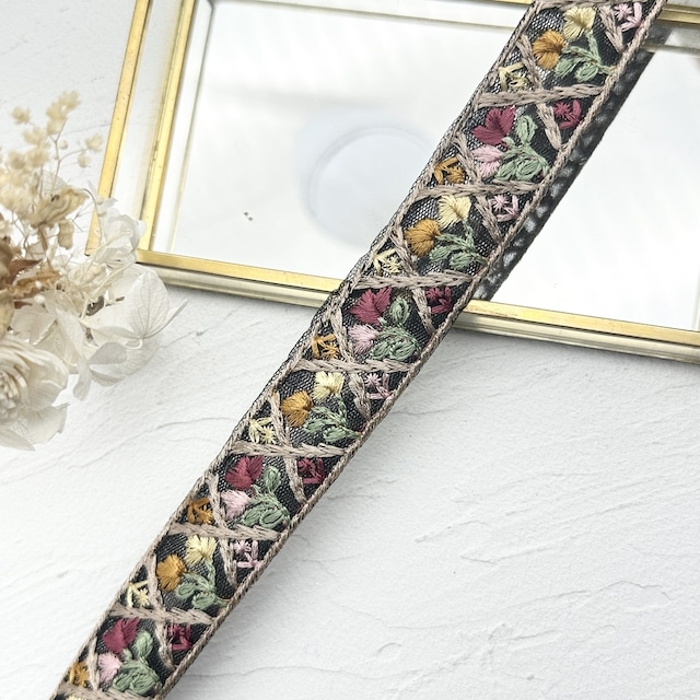 1ロール　パステルクロス [ブラック]インド刺繍リボン 2992-1R